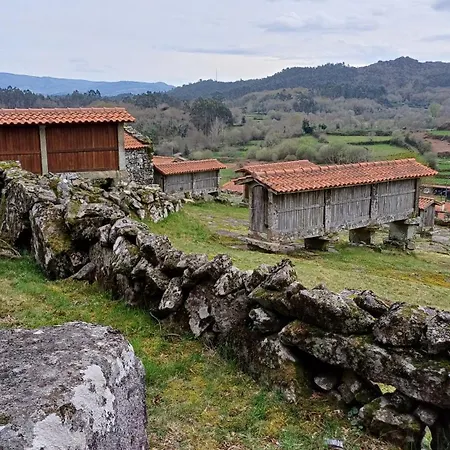 Casa Da Rosa Porreiras * 파레드스 드 코라