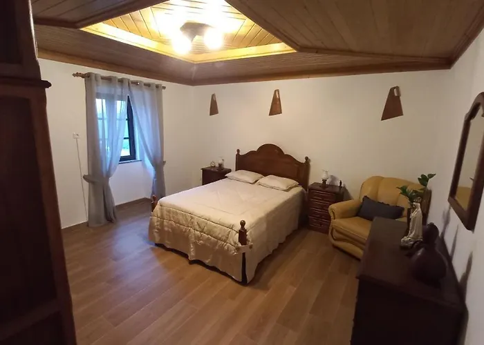 Casa Da Rosa Porreiras 펜션 파레드스 드 코라