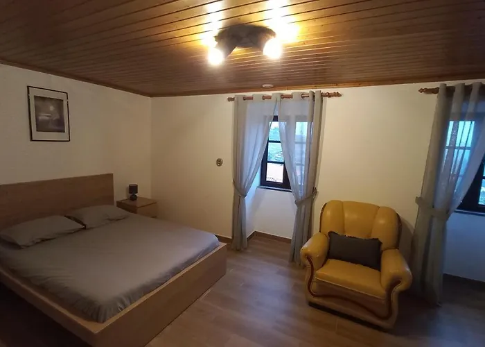 Casa Da Rosa Porreiras 파레드스 드 코라